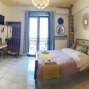 Reina Heraklion (Crete)